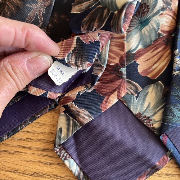 Harve' Benard Ties Lot of 3 Vtg Floral Patterns Pure Silk Black blue Rose Maroon - Picture 8 of 9